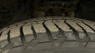 Used 2021 Mahindra XUV500 W7 Diesel Manual tyres LEFT FRONT TYRE TREAD VIEW