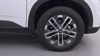 Used 2023 Hyundai Venue SX 1.5 CRDi Diesel Manual tyres RIGHT FRONT TYRE RIM VIEW