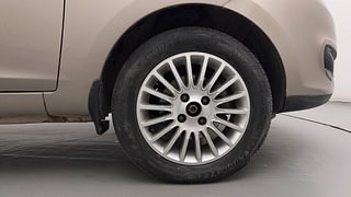 Used 2015 Tata Zest [2014-2019] XT Petrol Petrol Manual tyres RIGHT FRONT TYRE RIM VIEW