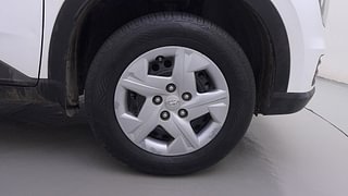 Used 2022 Hyundai Venue SX 1.2 Petrol Petrol Manual tyres RIGHT FRONT TYRE RIM VIEW