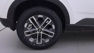 Used 2023 Hyundai Venue SX 1.5 CRDi Diesel Manual tyres RIGHT REAR TYRE RIM VIEW