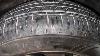 Used 2022 Mahindra XUV700 AX 5 Petrol AT 5 STR Petrol Automatic tyres RIGHT FRONT TYRE TREAD VIEW