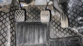 Used 2017 Maruti Suzuki Vitara Brezza [2016-2020] ZDi Plus Diesel Manual interior PEDALS VIEW