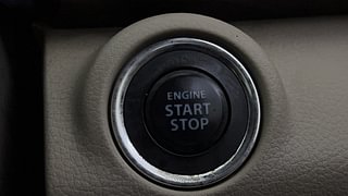 Used 2019 Maruti Suzuki New Ertiga ZXi Plus Petrol Manual top_features Keyless start