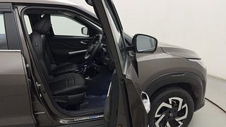 Used 2023 Nissan Magnite XV Premium Turbo CVT (O) Petrol Automatic interior RIGHT SIDE FRONT DOOR CABIN VIEW