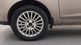 Used 2015 Tata Zest [2014-2019] XT Petrol Petrol Manual tyres LEFT FRONT TYRE RIM VIEW