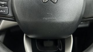 Used 2022 Mahindra XUV700 AX 5 Petrol AT 5 STR Petrol Automatic top_features Airbags