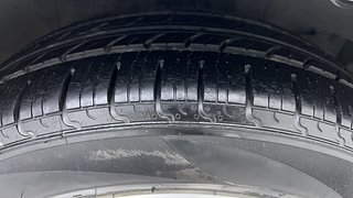 Used 2015 Honda City V Petrol Manual tyres RIGHT FRONT TYRE TREAD VIEW