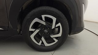 Used 2023 Nissan Magnite XV Premium Turbo CVT (O) Petrol Automatic tyres RIGHT FRONT TYRE RIM VIEW