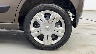Used 2014 Maruti Suzuki Wagon R 1.0 [2010-2019] VXi Petrol Manual tyres LEFT REAR TYRE RIM VIEW