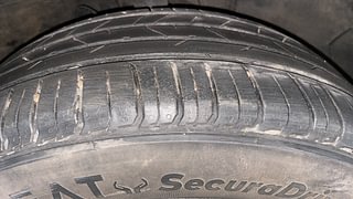 Used 2023 Hyundai Venue SX 1.5 CRDi Diesel Manual tyres RIGHT FRONT TYRE TREAD VIEW