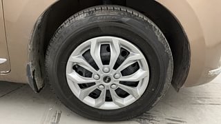Used 2018 Maruti Suzuki Dzire VXi AMT Petrol Automatic tyres RIGHT FRONT TYRE RIM VIEW