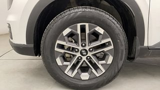 Used 2023 Hyundai Venue SX (O) 1.5 CRDi Diesel Manual tyres LEFT FRONT TYRE RIM VIEW