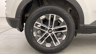 Used 2023 Hyundai Venue SX (O) 1.5 CRDi Diesel Manual tyres RIGHT REAR TYRE RIM VIEW
