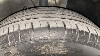 Used 2023 Hyundai Venue SX (O) 1.5 CRDi Diesel Manual tyres RIGHT FRONT TYRE TREAD VIEW