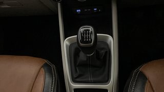Used 2023 Hyundai Venue SX (O) 1.5 CRDi Diesel Manual interior GEAR  KNOB VIEW