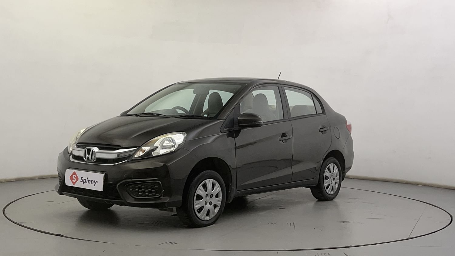 LEFT FRONT CORNER VIEW
