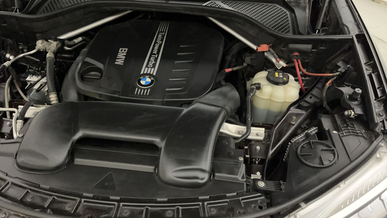 New BMW X5 engine ENGINE LEFT SIDE VIEW