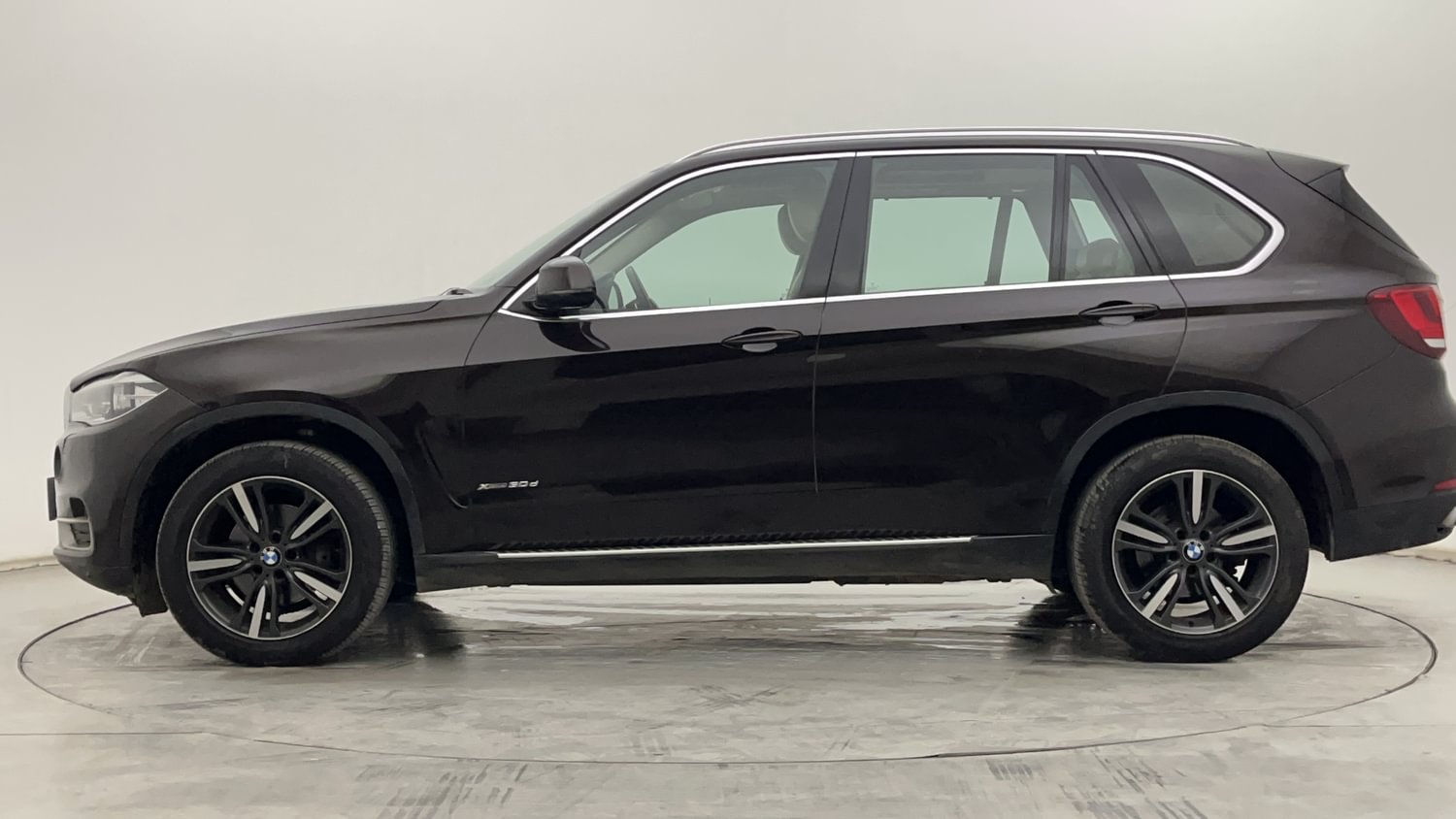 New BMW X5 exterior LEFT SIDE VIEW