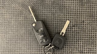 Used 2018 Volkswagen Polo Comfortline 1.0L (P) Petrol Manual extra CAR KEY VIEW