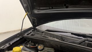 Used 2013 Ford Figo Duratorq Diesel ZXI 1.4 Diesel Manual engine ENGINE RIGHT SIDE HINGE & APRON VIEW