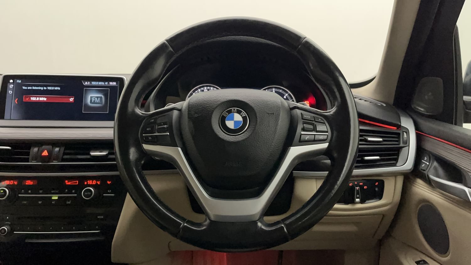 New BMW X5 interior STEERING VIEW
