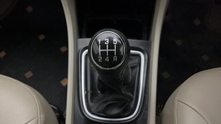 Used 2018 Maruti Suzuki Ciaz Delta 1.4 MT Petrol Manual interior GEAR  KNOB VIEW