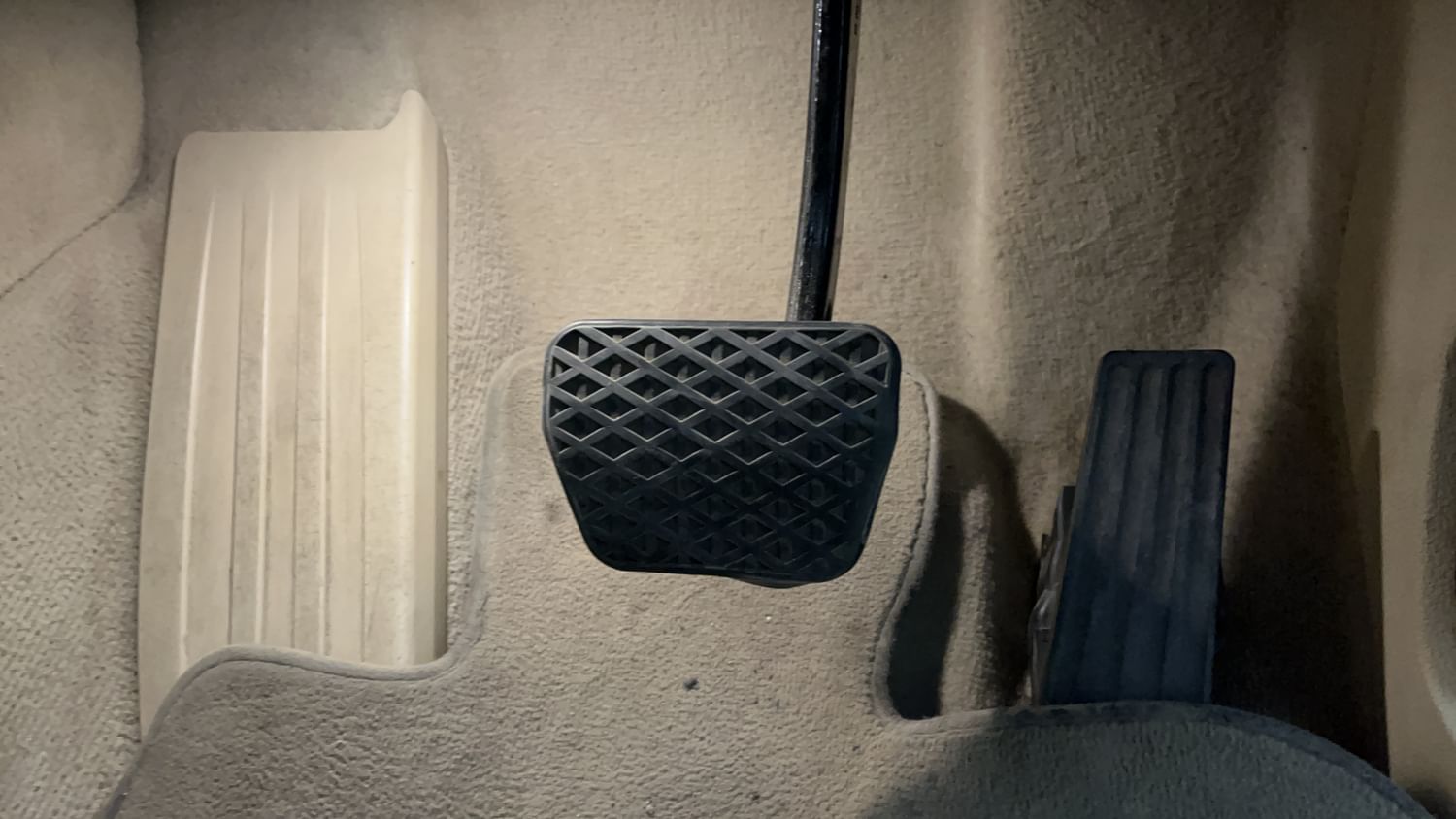 New BMW X5 interior PEDALS VIEW