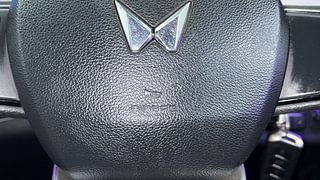 Used 2022 Mahindra XUV700 AX 5 Petrol MT 7 STR Petrol Manual top_features Airbags