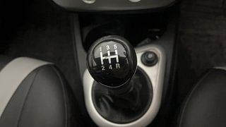 Used 2013 Ford Figo Duratorq Diesel ZXI 1.4 Diesel Manual interior GEAR  KNOB VIEW