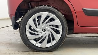 Used 2016 Maruti Suzuki Wagon R 1.0 [2010-2019] VXi Petrol Manual tyres RIGHT REAR TYRE RIM VIEW