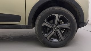 Used 2022 Tata Nexon XZA Plus Premium Kaziranga Petrol Petrol Automatic tyres RIGHT FRONT TYRE RIM VIEW