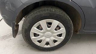 Used 2013 Ford Figo Duratorq Diesel ZXI 1.4 Diesel Manual tyres RIGHT REAR TYRE RIM VIEW