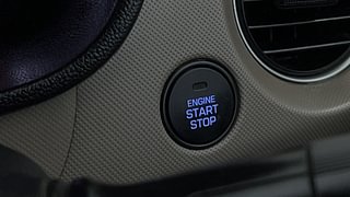 Used 2014 Hyundai Xcent SX 1.2 (O) Petrol Manual top_features Keyless start