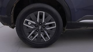Used 2022 Hyundai Venue SX 1.0 Turbo iMT Petrol Manual tyres RIGHT REAR TYRE RIM VIEW