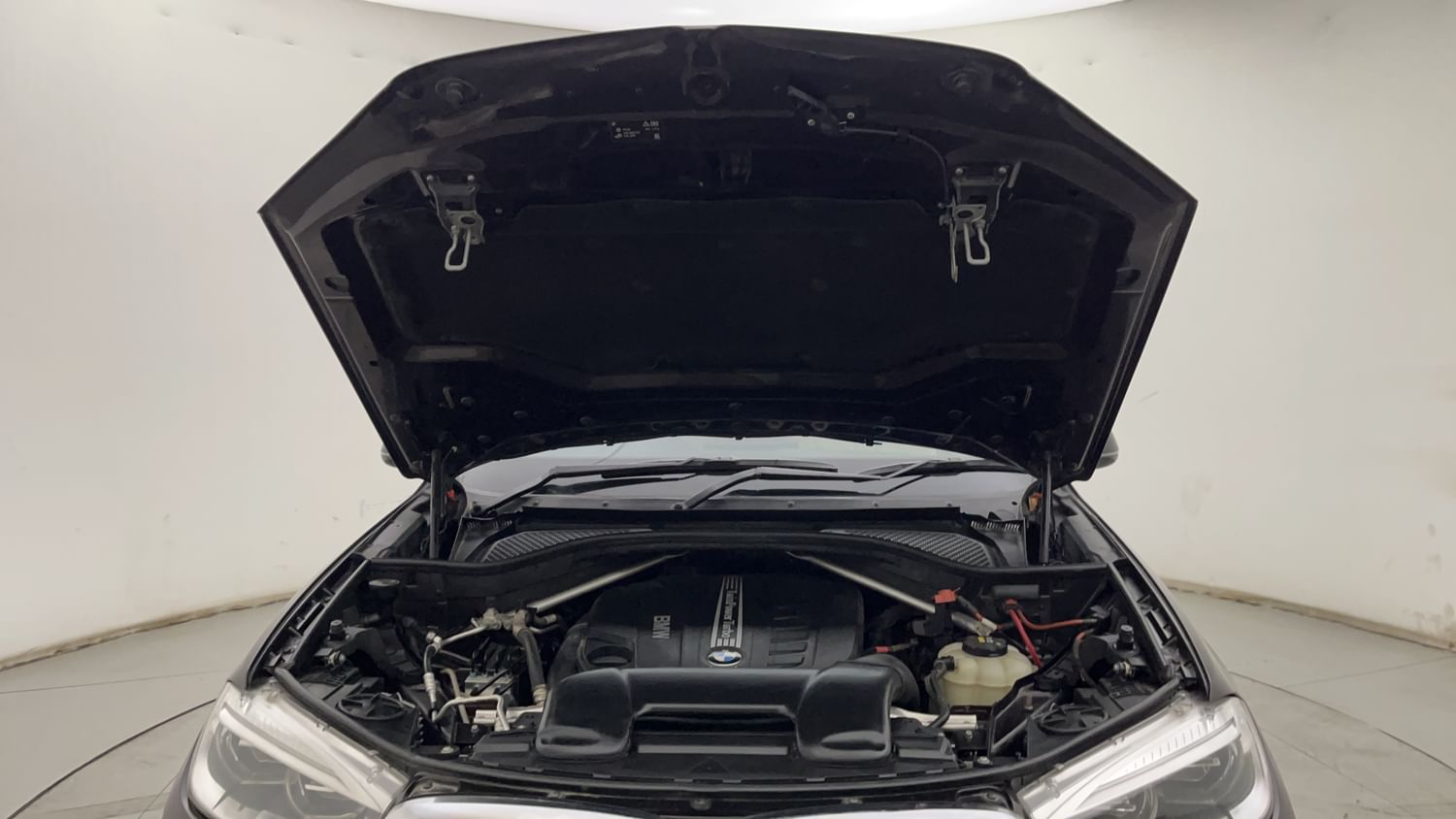 New BMW X5 engine ENGINE & BONNET OPEN FRONT VIEW