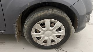 Used 2013 Ford Figo Duratorq Diesel ZXI 1.4 Diesel Manual tyres RIGHT FRONT TYRE RIM VIEW