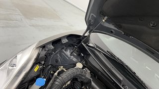 Used 2020 Maruti Suzuki Swift [2017-2021] VXI AMT Petrol Automatic engine ENGINE RIGHT SIDE HINGE & APRON VIEW