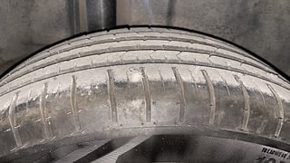Used 2017 Maruti Suzuki Ciaz Alpha 1.4 MT Petrol Manual tyres RIGHT REAR TYRE TREAD VIEW