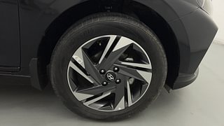 Used 2023 Hyundai New i20 Asta (O) 1.2 MT Petrol Manual tyres RIGHT FRONT TYRE RIM VIEW
