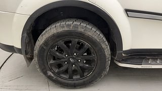 Used 2017 Mahindra XUV500 W10 AT Diesel Automatic tyres RIGHT REAR TYRE RIM VIEW
