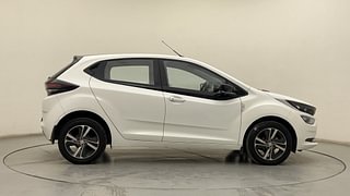 Used 2022 Tata Altroz XZ Plus 1.2 Dual Tone Petrol Manual exterior RIGHT SIDE VIEW