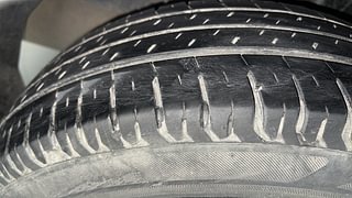 Used 2021 Maruti Suzuki XL6 Alpha MT Petrol Petrol Manual tyres RIGHT REAR TYRE TREAD VIEW