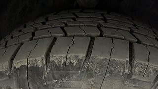 Used 2017 Mahindra XUV500 W10 AT Diesel Automatic tyres RIGHT FRONT TYRE TREAD VIEW