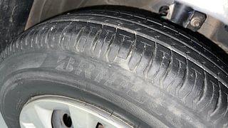 Used 2020 Maruti Suzuki Swift [2017-2021] VXI AMT Petrol Automatic tyres RIGHT FRONT TYRE TREAD VIEW