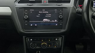Used 2019 Volkswagen Tiguan Comfortline TDI Diesel Automatic interior MUSIC SYSTEM & AC CONTROL VIEW