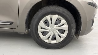 Used 2020 Maruti Suzuki Swift [2017-2021] VXI AMT Petrol Automatic tyres RIGHT FRONT TYRE RIM VIEW