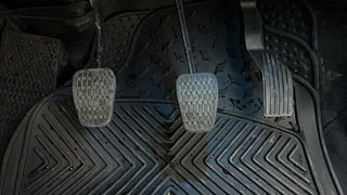 Used 2022 Tata Altroz XZ Plus 1.2 Dual Tone Petrol Manual interior PEDALS VIEW
