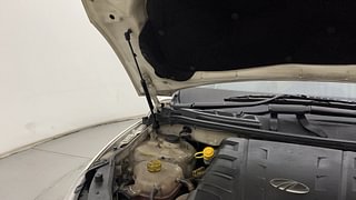 Used 2017 Mahindra XUV500 W10 AT Diesel Automatic engine ENGINE RIGHT SIDE HINGE & APRON VIEW