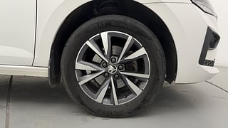 Used 2023 Skoda Slavia Style 1.0L TSI AT Petrol Automatic tyres RIGHT FRONT TYRE RIM VIEW